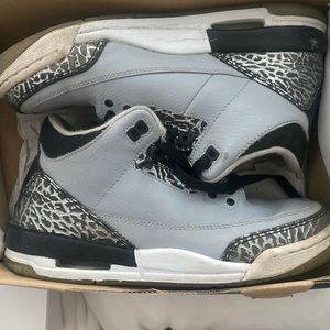 Retro Jordan Wolf Grey 3s